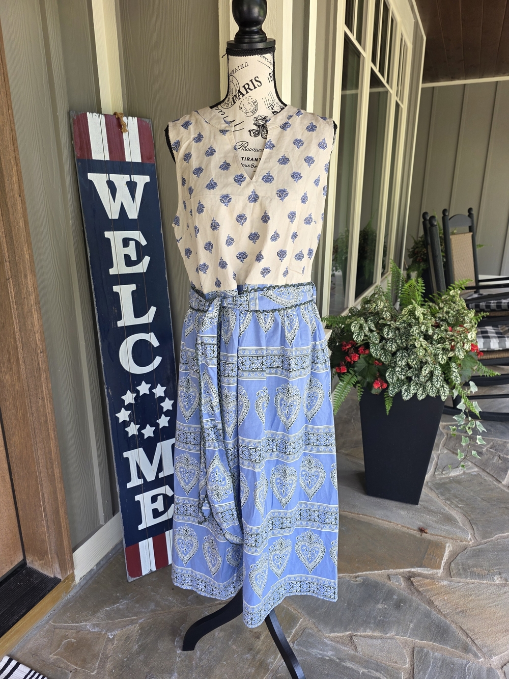 Gorgeous Midi Dress with Tie Waist By Voy-NWT